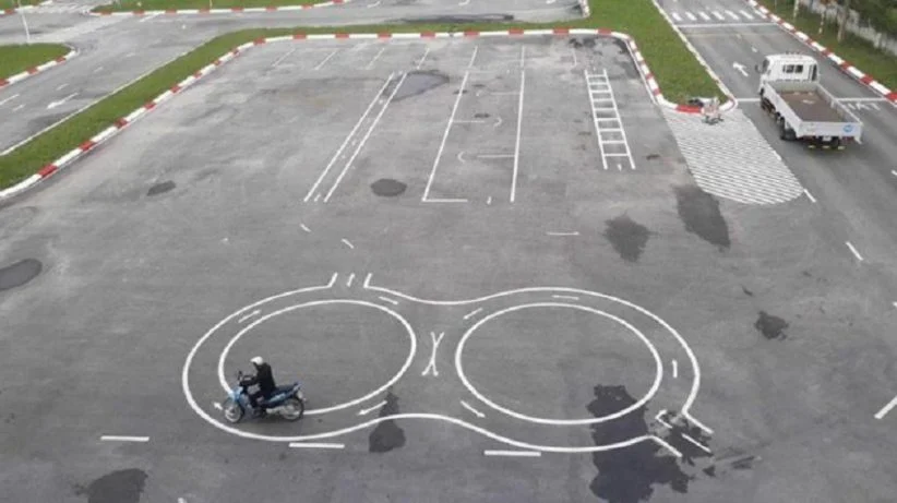 Thi bằng lái xe máy A1